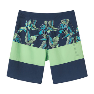 Shorts de sport élégants. Conçu avec des finitions à contraste élevé. coupe athlétique. et un matériau durable pour les entraînements intenses. - Product Image 2