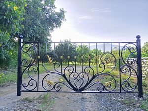 Balustrades de balcon en fer forgé sur mesure, garde-corps métalliques décoratifs au design élégant pour villas de luxe, maisons et jardins - Product Image 2