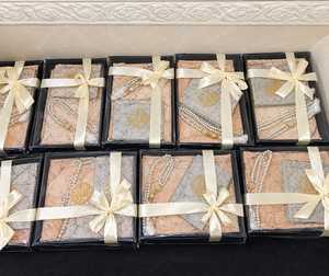 Elegante Set de Regalo del Sagrado Corán con Rosario de Perlas y Lazo de Cinta Crema para Regalos Musulmanes Islámicos de Ramadán y Eid, Otros Artículos de Vestimenta Religiosa - Product Image 4