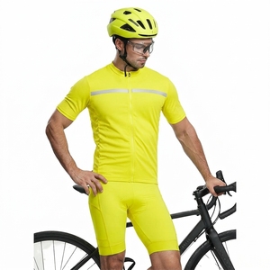 Ensemble de tenue de cyclisme personnalisé avec étiquette sur mesure, maillot et short de cyclisme au design personnalisé - Product Image 4