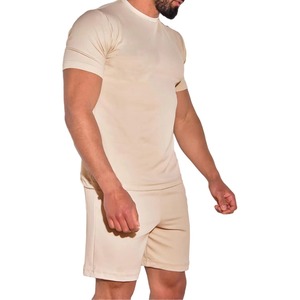 Ensemble de vêtements de détente pour hommes en gros – T-shirt et short en coton doux, coupe confortable, personnalisable, commandes OEM en gros disponibles - Product Image 4