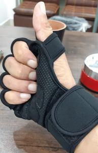 ถุงมือออกกำลังกายแบบครึ่งนิ้วสำหรับทุกเพศ ทำจากนีโอพรีน สำหรับยกน้ำหนัก ฝึกซ้อม ฟิตเนส ออกกำลังกาย  แบบสวม  ช่วยเพิ่มการยึดเกาะ - Product Image 4