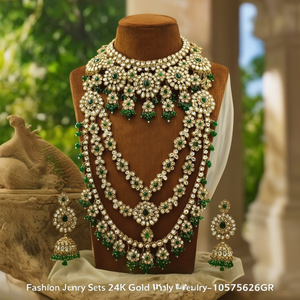 Ensemble Kundan opulent avec perles imitation plaquées or 24 carats pour usage quotidien, bijoux de mariée - 10575626GR - Product Image 3