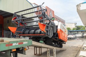 Cosechadora Kubota DC70 Pro, Duradera, de Fácil Mantenimiento, para Cosecha de Arroz, Maquinaria Agrícola - Product Image 2