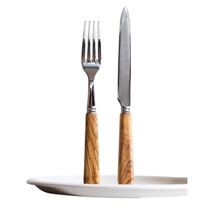 Juego de Cubiertos de Acero Inoxidable de Primera Calidad, Diseño Elegante con Mango con Efecto de Ratán Tejido, Vajilla para el Hogar y Restaurantes en Oferta - Product Image 3