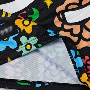 กางเกงขาสั้นชายแบบเรียบ ผ้าโพลีเอสเตอร์พิมพ์ลายแบบ Sublimation เอวยางยืด สวมใส่สบาย เอวกลาง ระบายอากาศได้ดี แห้งเร็ว กันน้ำ เหมาะสำหรับเล่นกีฬา - Product Image 4