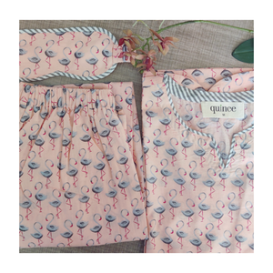 Conjunto de Pijama de Flamenco Dormilón Rosa Salmón Talla Pequeña con Antifaz - Product Image 1