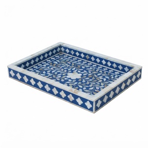 Plateau artisanal en os vert incrusté, motif losanges marocains, plateau de service décoratif de luxe pour table basse ou ottoman - Product Image 3
