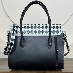 กระเป๋าถือหนังมีขอบลายหมากรุกสีดำและสีขาวสำหรับผู้หญิงกระเป๋าโท้ทสไตล์ตะวันตกทันสมัย - Product Image 5