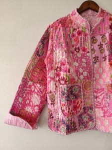 Veste courte en patchwork de coton |   Manteau bohème vintage fait main, léger et doux, idéal pour les festivals - Product Image 3