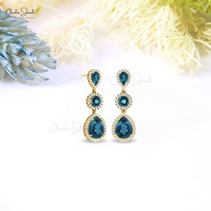 Pendientes de Cóctel con Topacio Azul Londres Natural de 6.14 CTW y Diamantes Pavé con Colgantes de Oro Sólido de 14k, Pendientes Halo para Regalo de Boda - Product Image 3