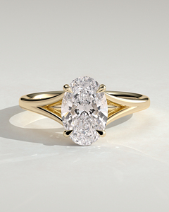Bague de fiançailles ovale 2.00 carats en diamant de laboratoire certifié IGI, solitaire à griffes en or massif 14K/18K plaqué, 4g, luxe VS1 pour femme - Product Image 1