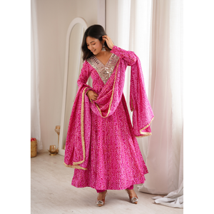 Ensemble de robe Anarkali en rayonne rayonnante avec broderie miroir, pantalon droit et dupatta en dentelle dorée, prêt-à-porter pour femme HTU54 DC - Product Image 3