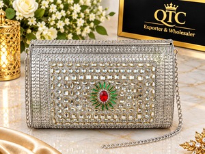 Bolso de mano plateado con pedrería floral, cartera de noche con correa de cadena, mini bolso con forro de terciopelo y cierre para fiesta de bodas - Product Image 3