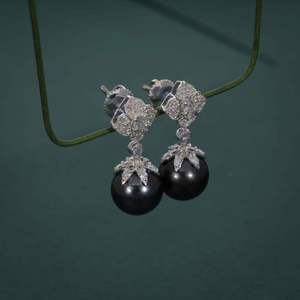 Pendientes de Diamantes de Corte Esmeralda de Oro de 18K de Lujo con Piedra Verde, Joyería de Boda para Mujer, Certificados por IGI - Product Image 1
