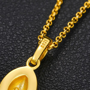 Colgante de Pulpo Chapado en Oro con Microincrustaciones de Cristales de Imitación, Amuleto Hiphop, Joyería Unisex con Temática Animal, Regalo - Product Image 3