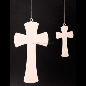 Cruz colgante de madera con acabado de pulido de madera natural Diseño de letras de forma redonda Excelente calidad para la Iglesia Precio al por mayor - Product Image 4