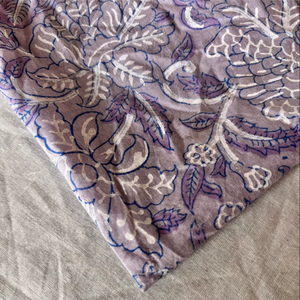Tela de Algodón Estampada a Mano CHHAAPE para Mujer con Diseño Floral Sutil Jaal, 10m - Product Image 1