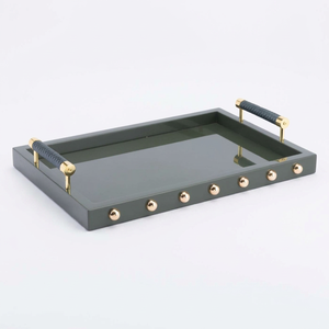Plateau de service rectangulaire en résine fait main avec poignées et clous en laiton, plateau moderne en résine pour la décoration de la maison - Product Image 1