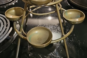 Hot selling Custom Multi-Tier <b>Brass</b> Tone Metal Tealight Holder Pyramid Style <b>Candlestick</b> Stand Tabletop Centerpiece Decor - Product Image 3