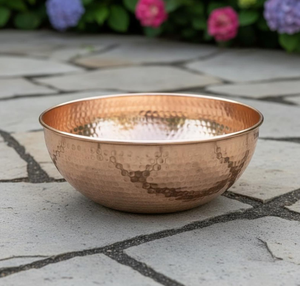 Bol à eau pour oiseaux en cuivre de qualité supérieure, mangeoire durable en cuivre avec base à picots, décoration de jardin, patio, cour pour l'extérieur et la maison - Product Image 3