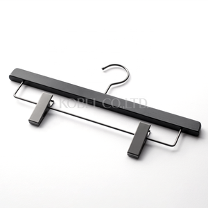 Cintres en bois noir, pour ski, accessoire de luxe, fabrication japonaise, couleur noir, - Product Image 1