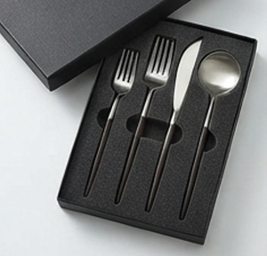 Ensemble de couverts minimalistes en acier inoxydable avec manches noires, compatibles lave-vaisselle, pour les occasions de restauration - Product Image 6