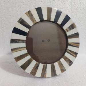 Fabricantes Indios de Marcos de Fotos de Resina y MDF con Virutas de Resina, Marco para Cuadros de Axiom Home Accents - Product Image 4