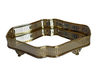 Vantage Premium Latón Nuevo Diseño Brillante Pulido Bandeja Cuadrada moderna y elegante bandeja hecha a mano para la decoración del hogar y el uso de la cocina - Product Image 1