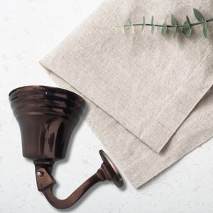 Cloche en laiton traditionnelle au look classique, cloche de jardin de qualité supérieure en laiton, parfaite pour la décoration nautique, la maison, la porte, le jardin, le temple, ou les usages spirituels. - Product Image 6