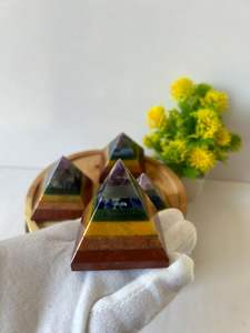 Pirámide de cristal curativo Feng Shui estilo Ángel de alta calidad grabado piedra caliza artesanía espiritual decoración y regalo - Product Image 5