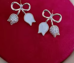 Nouveau design ton argent vêtements quotidiens hauts boucles d'oreilles avec Zircon étincelle fantaisie boucles d'oreilles femmes boucles d'oreilles pour vêtements de fête - Product Image 2