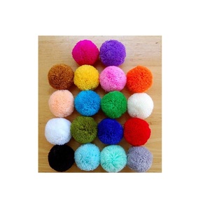 Grande boule pompon multicolore pour un look unique sur la table à manger. Achetez directement auprès du fournisseur au prix de gros. - Product Image 1