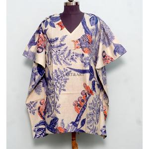 Vestidos midi tipo caftán cortos hechos a mano en India, ecológicos, 100% algodón, con estampado floral, corte evasé, relajantes, para mujer. - Product Image 1