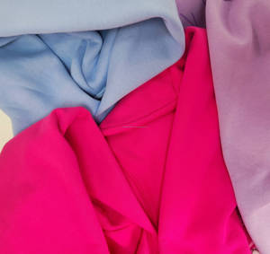 Sudadera con Capucha Juvenil Estilo Urbano - Sudadera de Algodón con Diseño Gráfico para Looks Atrevidos, Eventos Musicales y Uso Diario - Product Image 5