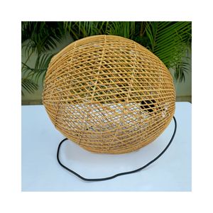 Lanterne en rotin naturel faite à la main Hien Luong 25LDHL02, forme personnalisable, durable, écologique, pour usage domestique et extérieur, Vietnam - Product Image 4