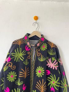 Chaqueta Bordada Floral Hecha a Mano para Mujer, Chaqueta Corta de Terciopelo Azul Marino Oscuro, Estilo Boho, Kimono de Noche - Product Image 6