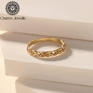 Anillo de Compromiso de Plata Chapado en Oro de 18K con Moissanita y Engaste de Puntas, Estilo Clásico para Mujer - Product Image 1