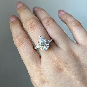 Anillo de Diamante Cultivado en Laboratorio de 3.50 Quilates con Corte Pera, Oro Blanco de 14K, Joyería Clásica para Compromiso y Boda, Original - Product Image 1