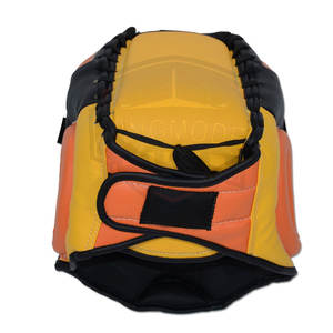 Protège-tête de boxe en cuir léger, réglable, design personnalisé, pour la lutte, en vente - Product Image 4