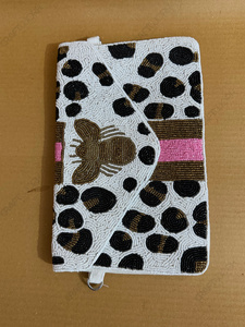 Bolso de mano tipo sobre con cuentas hecho a mano al por mayor para mujer, de lujo, con bordado de abeja y estampado de leopardo, para noche, diseño personalizado OEM - Product Image 5