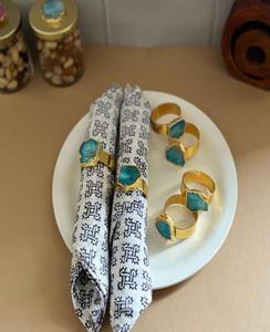 Anneaux de serviette en métal de style oriental avec incrustation de turquoise pour la décoration de table - Product Image 4