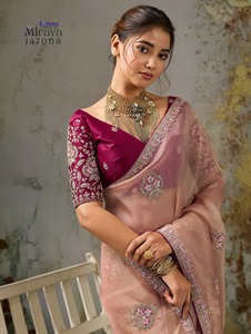Saris en soie élégants pour femmes, vêtements de fête, fournisseur en gros d'Inde, tissu respirant et prix abordables - Product Image 4