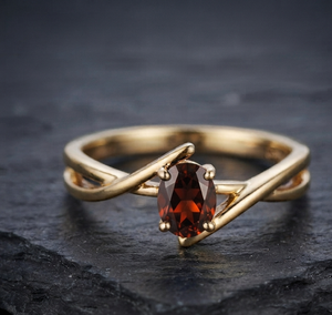 Bague de Fiançailles et d'Anniversaire en Argent Sterling Plaqué Rhodium avec Grenat Solitaire, Coupe Ovale, Sertissage à Griffes, Bijou de Mariage et de Fête pour Femme - Product Image 1
