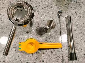 Colador de Cócteles Hawthorn Prong de Acero Inoxidable, Ecológico, Profesional, Moderno y Clásico, con Logotipo Personalizado Bold Blossom - Product Image 5