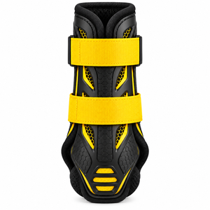 Bottes de protection confortables pour chevaux, dotées d'une construction robuste, d'une couverture protectrice et de sangles sécurisées pour l'équitation et le travail au sol. - Product Image 3
