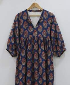 Robe longue ou mi-longue 100 % coton doux, faite main, toutes saisons, motif floral tie-dye, dessinée à la main, taille naturelle, pour le bureau - Product Image 3