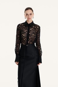 Nueva Llegada: Blusas y Tops para Mujer - Camisa LUSTROUS VEIL con Estampado Floral, Cuello Mandarín y Encaje Completo - Product Image 5