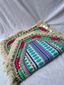 Pochette artisanale à franges tribales avec bordures à pompons, broderie de perles miroir, sac à main textile bohème pour festival et mode - Product Image 4