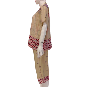 Pijama corto informal para mujer con cuello, pantalón corto y camiseta corta de Chrysanta - Product Image 5